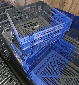 Cajas de plástico, apilables, ventiladas - Imagen 1 de 2