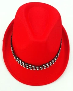 Trilby Cappello Raso Rosso con Diamante 59cm - Foto 1 di 1