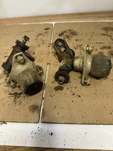 1985 SUZUKI LT50 Left & Right Bearing Carrier Spindle Knuckle w/ Hubs - Picture 1 of 8