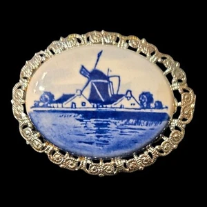 Vtg Delft Ceramic Brooch Dutch Windmill Blue & White Oval Silver Tone Filigree - Picture 1 of 5