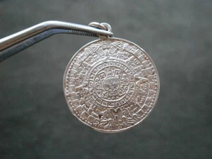 Großer Azteken Kalender Sonnengott Vintage Sterlingsilber Armband Charm Anhänger 4,0 g - Bild 1 von 7
