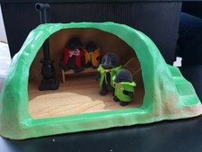Sylvanian families Japanese JP mole house with McBurrow moles