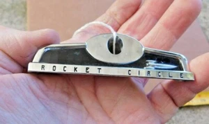 VINTAGE OLDSMOBILE "ROCKET CIRCLE" OWNERS EMBLEM OLDS - Picture 1 of 4