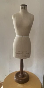 Kennett und Lindsell Schneiderpuppe im Maßstab 1/4, sehr guter Zustand, ideal für Modedes - Bild 1 von 9