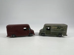 Husky Walk-Thru Van Lieferwagen Druckguss weinrot grün Menge 2 schlechter Zustand - Bild 1 von 8