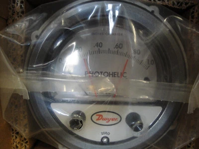 Interruptor de presión medidor modelo 300 Foto 1 de 2