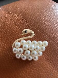 Swan Faux Pearl Brooch Pin Gold Tone New From UK