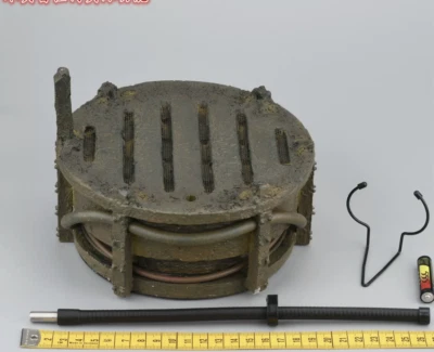 Stand for Blitzway BW-UMS 11801 Hunters: Day After WWIII White Ghost 1/6th 12" Foto 1 de 4