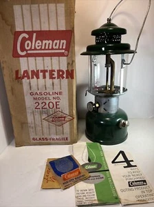 Coleman Gas Lantern Model 220E – Made 1960– W/original Box & Paperwork Green - Picture 1 of 17
