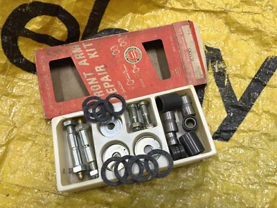 Juego completo de arbustos de brazo delantero Honda Cub C100 C102 C105T CA100 CA102 C110 CA110 NUEVO DE STOCK Foto 1 de 4