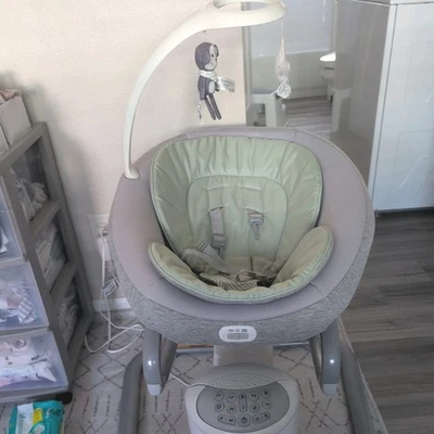 Columpio para bebé Graco Soothe My Way con balancín extraíble Foto 1 de 4