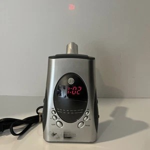 Projection alarm clock Radio Brand Am/Fm Clock Radio Electro Brand Works Well - Picture 1 of 13