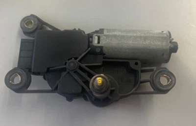 2005 BMW X5 REAR WIPER MOTOR VALEO 24012949  / 6927851-01 USED OEM - Image 1 of 4