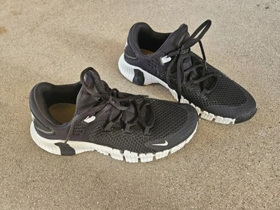 Nike Free Metcon Womens 7 1/2 Athletic Shoes - Image 1 of 4