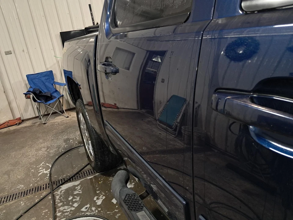 Used Rear Right Door Assembly Rear Side fits: 2012 Chevrolet Silverado 1500 pick - Image 1 of 4