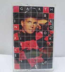 In Pieces by Garth Brooks (Cassette, Sep-1993, Capitol/EMI Records) - Imagen 1 de 2