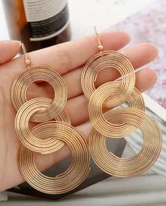 gold earings hoops - Picture 1 of 1