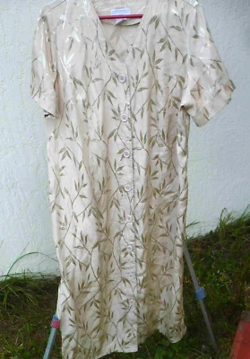 VESTIDO DE CÓCTEL SATINADO DORADO SOBRE DORADO DE COLECCIÓN ASPECTO ASIÁTICO ABERTURA RECTA 18W XL STUDIO C Foto 1 de 4