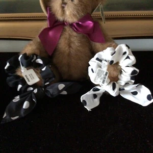 NWT 2 pack Claire's girls Small Polka Dot Knotted Bow Hair Scrunchie blk / white - Picture 1 of 1