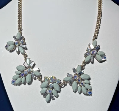 Collar J Crew Piedras AB Verde Como Nuevo Tono Dorado Ajustable Foto 1 de 4