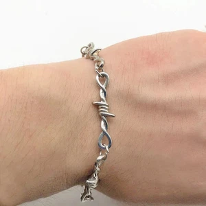 Bracelet fil de fer barbelé gothique tour de cou punk chaîne épine bracelets 1 pièce - Photo 1/7
