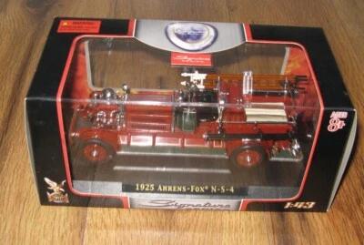 Camión de bomberos Signature Series 1/43 1925 Ahrens-Fox N-S-4 Baltimore Fire Die-Cast Foto 1 de 4