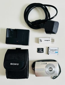 Olympus Stylus 710 All Weather 7.1MP Digital Camera, Case, SD Card, & charger - Picture 1 of 12