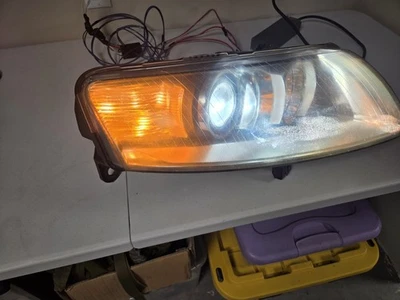 2005 - 2008 奥迪 A6 右侧乘客侧氙气高强度高强度车头灯原始设备制造商  — 第 1/4 张图片
