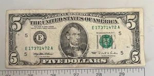 1995 Series $5 Banknote, E-Richmond Virginia district. S# E 17371472 A - Picture 1 of 2