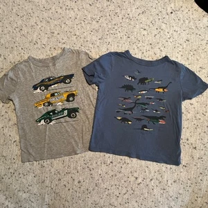 Boy’s GAP KIDS 2 Piece T Shirt Set Both Size Small (6-7) Dinos & Cars - Picture 1 of 6