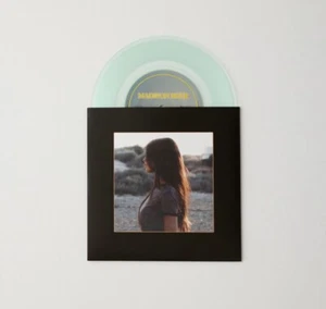 Madison Beer - 15 MINUTES/Make You Mine Limited 7-Inch UO Exclusive PRESALE - Picture 1 of 2