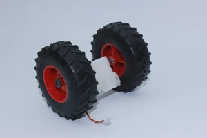Siku 6793 6796 Red Rear Axle Fendt RC Control Tractor 1:32 - Picture 1 of 5