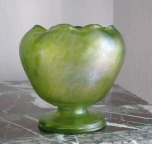 Superb Antique Art Nouveau Heavy Loetz Green Iridescent Vase - Picture 1 of 11