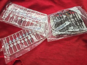 New Packs of HO Model Train Telephone Poles RR Signs and Street Signs - Picture 1 of 7