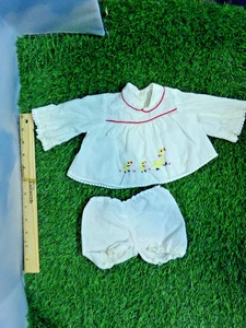 ADATTO A TOPPA CAVOLO VESTITO FULL SIZE BAMBOLE BIANCO CON FINITURE ROSSE VINTAGE - Foto 1 di 2