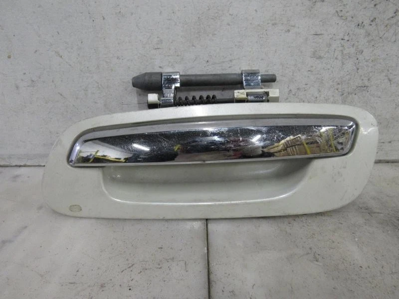 Maçaneta externa esquerda 02 03 04 05 06 INFINITI Q45 - Imagem 1 de 2