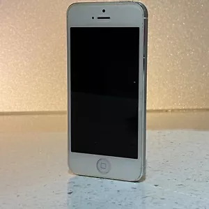 Apple iPhone 5 - 16GB - White (Unlocked) A1429 - Picture 1 of 10