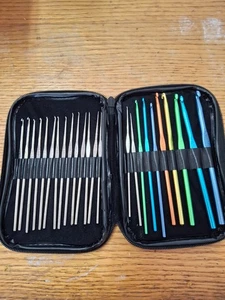 Vintage Boye Häkelnadeln 24 Stück - Komplettset im Etui - Bild 1 von 4