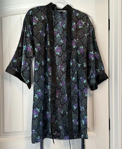 Vintage Gold Label Victoria’s Secret Black Purple Roses Satin 3/4 Sleeves Robe M - Picture 1 of 5