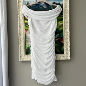 Nuevo con etiquetas Vestido de Cóctel Blanco Talla Mediana Acanalado Hombro Descubierto Bodycon Forrado Boda - Imagen 1 de 8