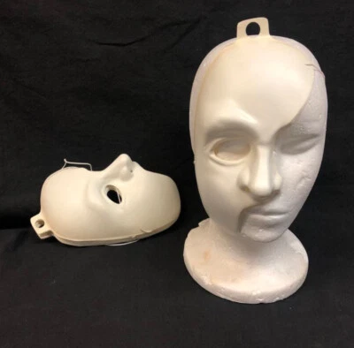 8 Pieces Phantom of the Opera Masks Heavy Plastic - Image 1 of 2