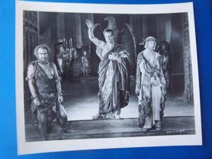 King Of Kings  H.B. Warner, Victor Varconi, George Siegma 10 x 8 inch (code 796)