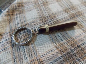 Vintage CARVED WOOD BILLY CLUB KEYCHAIN Collector 2 3/8" VG ! - Bild 1 von 3