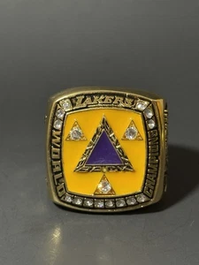 Pisapapeles anillo campeonato Lakers 2002 - Imagen 1 de 24