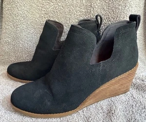 TOMS Women's Kallie Cutout Black Suede Booties Boot sz 10 Wedge Heel Ankle EUC - Picture 1 of 9