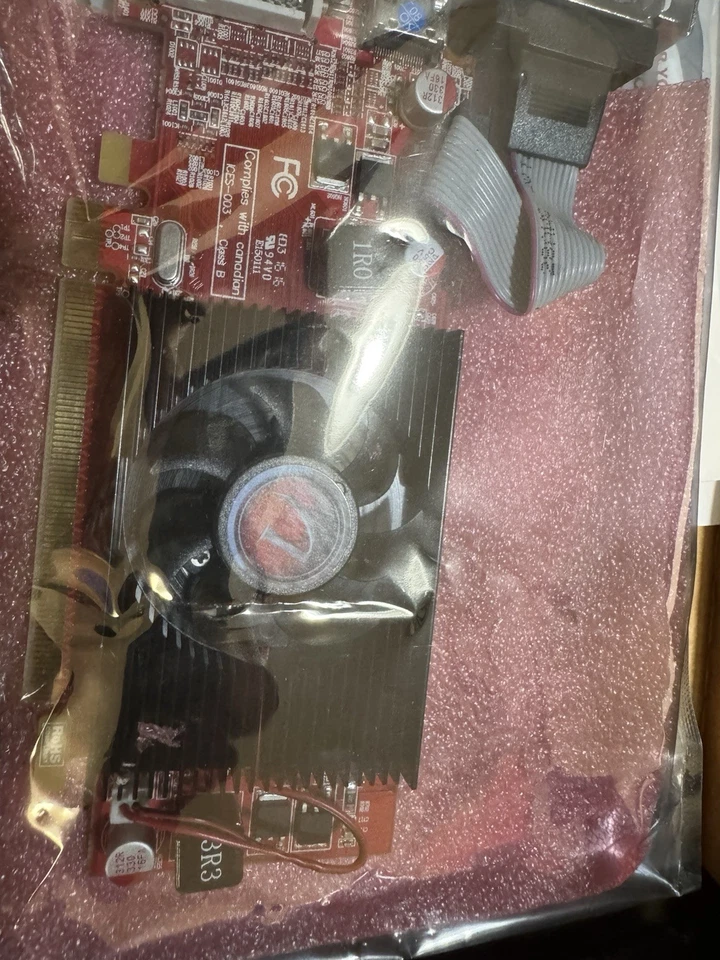 VisionTek ATI Radeon HD 4350 (900273) 512MB / 512MB (max) DDR2 SDRAM PCI Express - Image 1 of 1