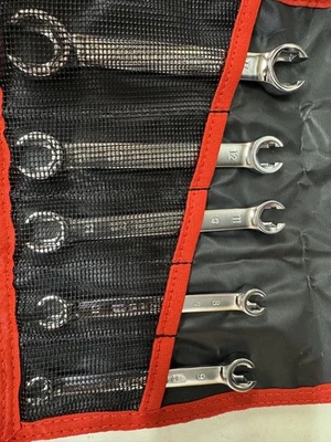 Juego de llaves de tuerca acampanada Facom 43.JE5T de 5-7 a 19 mm en bolsa Foto 1 de 2