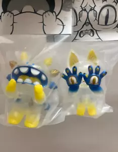 Grape Brain 6Feet AXOLOTL & Hell’s Cat UK Limited Sofubi Figure Toy, un set - Foto 1 di 1