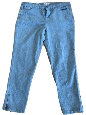 Calça skinny Hot Kiss Lily efeito rugas feminina tamanho 19/20 verde claro em excelente estado usado - Imagem 1 de 4