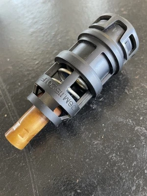 Termostato de motor original OEM para Audi A8 A5 S5 SQ5 Q7 2018-2023 4M 06M115201F Foto 1 de 4